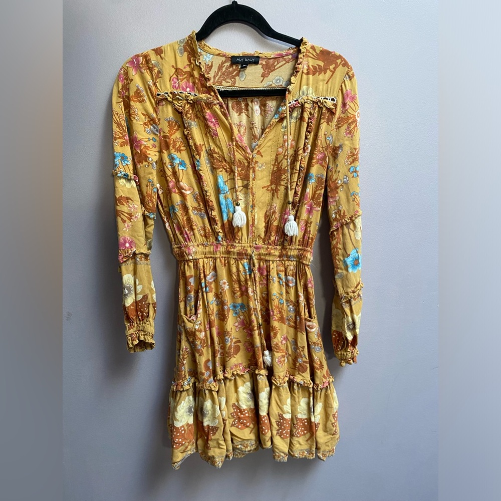 Aly Daly, mini dress.